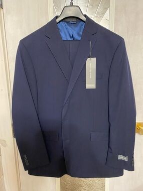 50L 45W Men's Classic Navy Suit (Pants Included) - Geoffrey Beene. NWT!